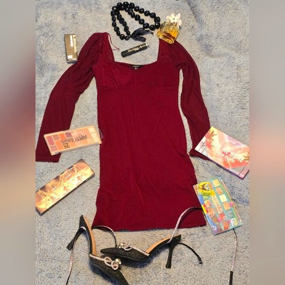 Beautiful wine dress mesh sleeves Burgundy/wine color size Medium. - Picture 4 of 5